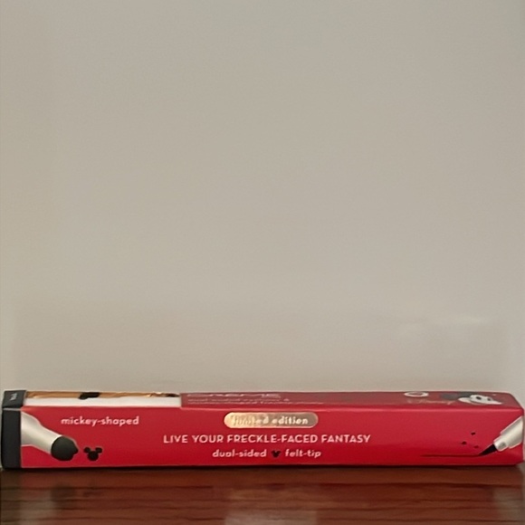 The Creme Shop Disney Dual-Ended Eyeliner & Mickey Shape Freckle Stamp Eye Liner - Picture 2 of 8